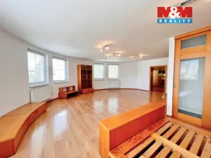 Pronájem bytu 1+1, Hradec Králové, Pospíšilova, 69 m2