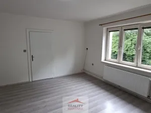 Pronájem bytu 2+1, Valašské Meziříčí - Krásno nad Bečvou, Zámecká, 75 m2