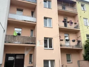Prodej bytu 2+1, Karlovy Vary, Západní, 62 m2