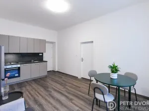 Prodej bytu 3+kk, Praha - Karlín, Pernerova, 71 m2
