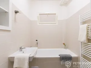 Prodej bytu 3+kk, Praha - Karlín, Pernerova, 71 m2
