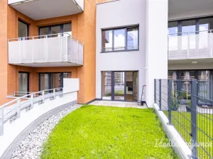 Pronájem bytu 1+kk, Praha - Vysočany, Bukačova, 44 m2
