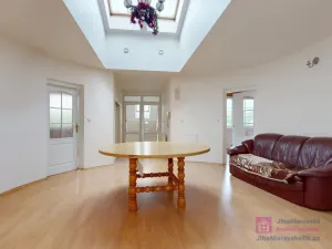 Pronájem bytu 5+1, Vracov, náměstí Míru, 233 m2