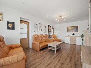 Prodej rodinného domu, Tišice, Souběžná, 170 m2