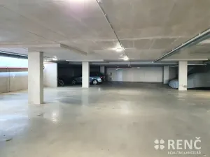 Pronájem garáže, Brno, Košinova, 15 m2