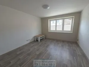 Pronájem bytu 2+1, Krnov - Pod Cvilínem, Čsl. armády, 56 m2