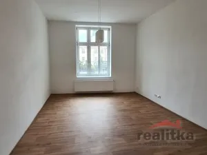 Pronájem bytu 2+1, Opava - Město, Ostrožná, 70 m2