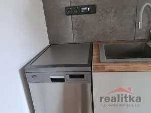 Pronájem bytu 2+1, Opava - Město, Ostrožná, 70 m2
