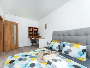 Pronájem bytu 2+kk, Praha, Plzeňská, 52 m2