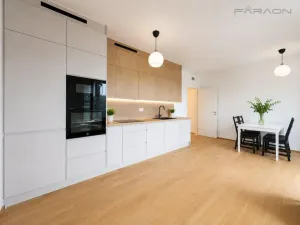 Prodej bytu 2+kk, Praha - Radlice, U Komína, 57 m2