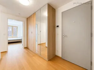 Prodej bytu 2+kk, Praha - Radlice, U Komína, 57 m2