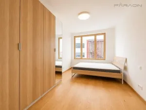 Prodej bytu 2+kk, Praha - Radlice, U Komína, 57 m2