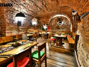 Prodej restaurace, Hradec Králové, Velké náměstí, 350 m2