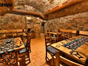 Prodej restaurace, Hradec Králové, Velké náměstí, 350 m2