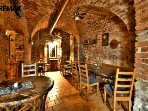 Prodej restaurace, Hradec Králové, Velké náměstí, 350 m2
