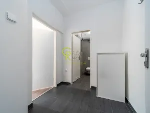 Pronájem bytu 1+kk, Praha, Jaromírova, 37 m2