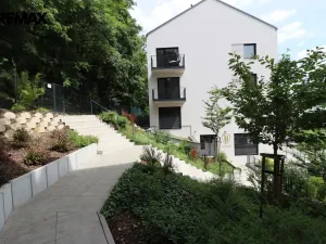 Pronájem bytu 1+kk, Praha - Hlubočepy, Na Zlíchově, 26 m2
