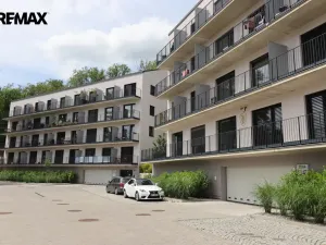 Pronájem bytu 1+kk, Praha - Hlubočepy, Na Zlíchově, 26 m2