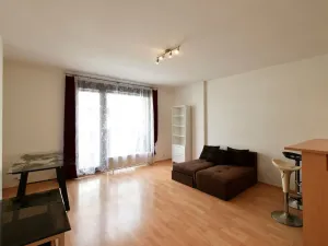 Pronájem bytu 2+kk, Praha - Holešovice, V háji, 55 m2