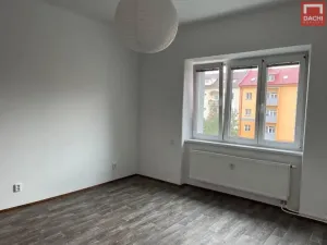 Pronájem bytu 1+kk, Olomouc, Zeyerova, 27 m2