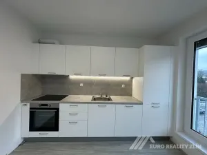 Pronájem bytu 1+kk, Otrokovice, tř. Spojenců, 26 m2