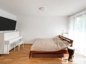 Pronájem bytu 1+kk, Praha - Modřany, Provázkova, 38 m2