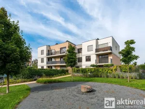 Pronájem bytu 1+kk, Praha - Modřany, Provázkova, 38 m2