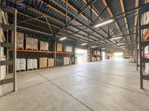 Pronájem skladu, Plzeň, Edvarda Beneše, 382 m2