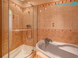 Prodej vícegeneračního domu, Kraslice, Pod nádražím, 259 m2