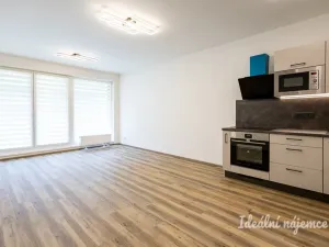 Pronájem bytu 1+kk, Praha - Vysočany, Gerstelova, 37 m2