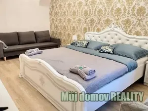 Pronájem bytu 2+kk, Praha - Karlín, Prvního pluku, 45 m2
