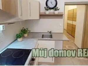 Pronájem bytu 2+kk, Praha - Karlín, Prvního pluku, 45 m2