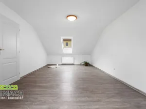 Pronájem bytu 2+kk, Náchod, Masarykovo náměstí, 78 m2