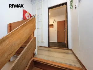 Prodej bytu 3+1, Červený Újezd, U Okálu, 62 m2