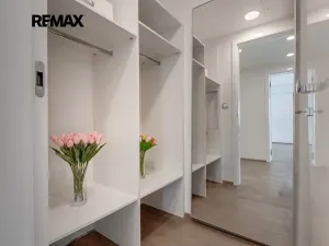 Pronájem bytu 2+kk, Praha - Žižkov, Olšanská, 71 m2