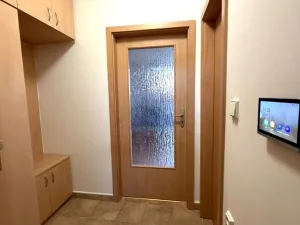 Pronájem bytu 1+kk, Hradec Králové - Třebeš, Ve Stromovce, 31 m2