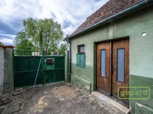 Prodej rodinného domu, Hostivice, Husovo náměstí, 66 m2