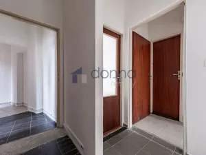 Pronájem obchodního prostoru, Praha, Semanského, 140 m2