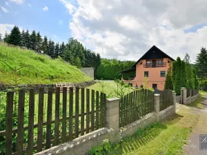 Prodej rodinného domu, Valkeřice, 270 m2