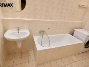 Pronájem bytu 1+kk, Praha - Motol, Jeřabinová, 35 m2