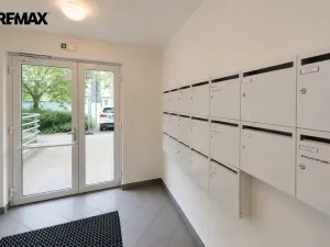Pronájem bytu 1+kk, Praha - Motol, Jeřabinová, 35 m2