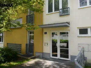Pronájem bytu 1+kk, Praha - Motol, Jeřabinová, 35 m2