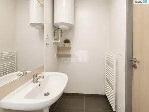 Pronájem bytu 2+kk, Praha - Hrdlořezy, Českobrodská, 64 m2