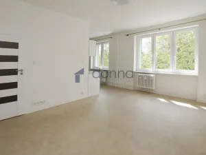 Pronájem bytu 1+kk, Praha, Hartigova, 36 m2