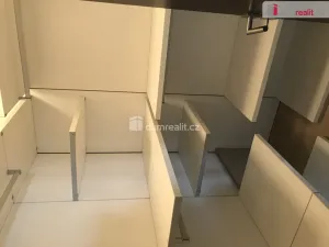 Pronájem bytu 2+kk, Praha, Korunní, 75 m2