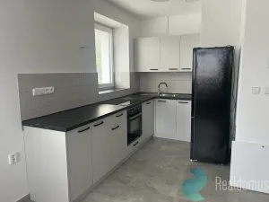 Pronájem bytu 2+kk, Trhové Sviny, Pekárenská, 41 m2