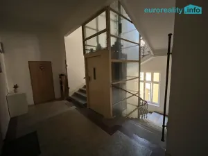 Prodej bytu 2+kk, Mariánské Lázně, Hlavní třída, 46 m2