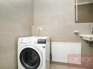 Pronájem bytu 2+kk, Praha - Smíchov, Holečkova, 76 m2