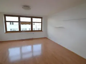 Pronájem bytu 1+kk, Praha - Vinohrady, Hradecká, 37 m2