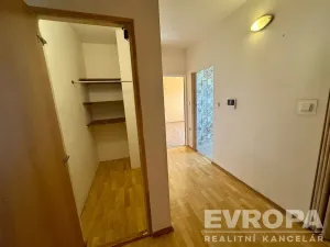Prodej bytu 3+1, Plzeň - Doubravka, Masarykova, 65 m2